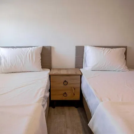 Yaliyani * 얄리싸이프리크