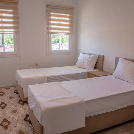 Yaliyani 얄리싸이프리크