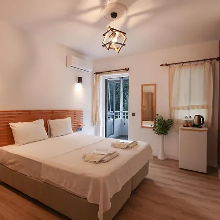 Yaliyani Yaliciftlik