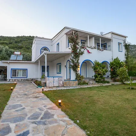 Yaliyani Motel *