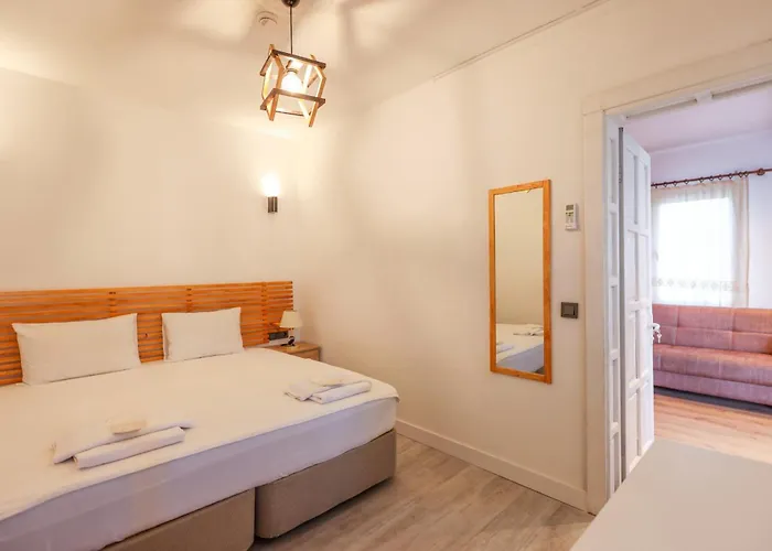 Yaliyani * Yaliciftlik