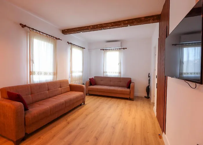 Yaliyani Motel *