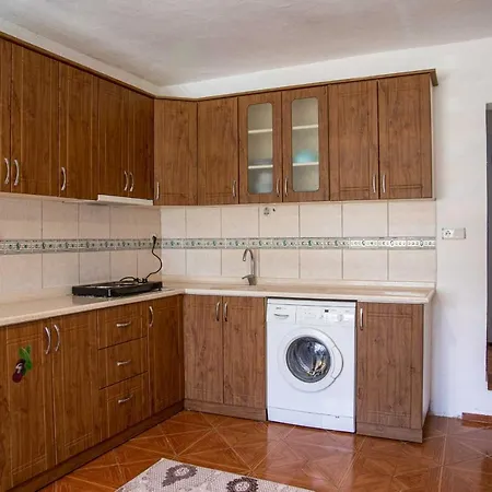 Yaliyani * Yaliciftlik