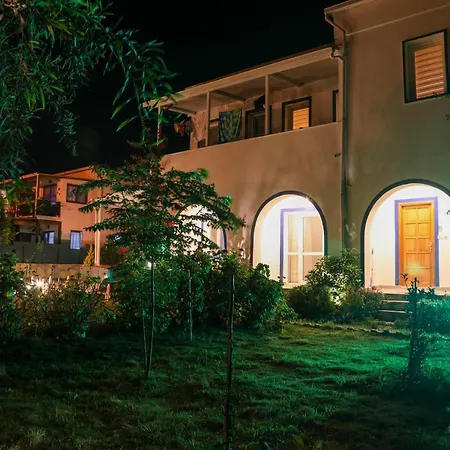 Yaliyani Motel