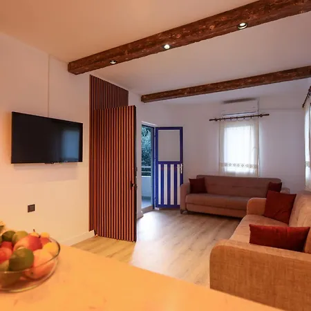 Yaliyani Motel *