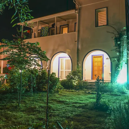 Yaliyani Motel