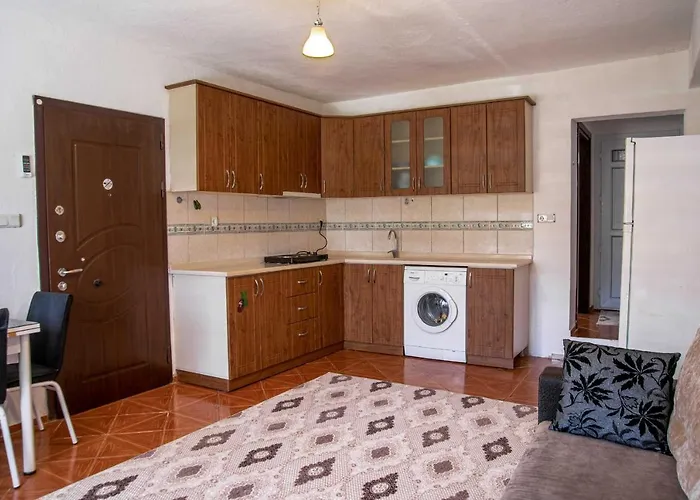 Yaliyani * Yaliciftlik