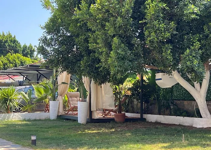 Yaliyani Yalıçiftlik